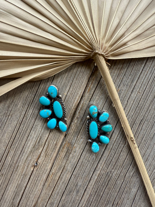 Escalido Studs